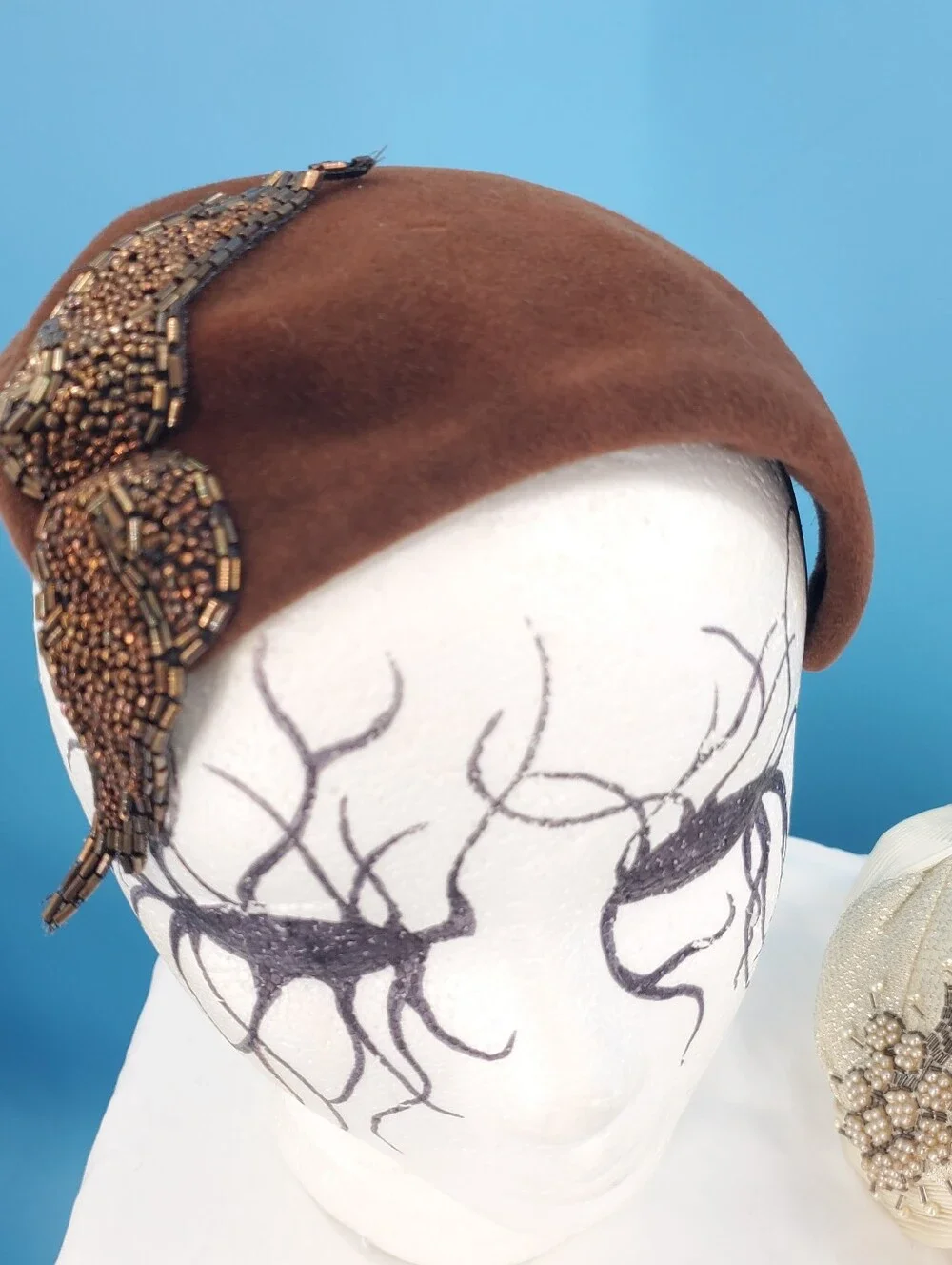 Vintage early 1950s Tricorne hats (set of 2) - Picture 11 of 13